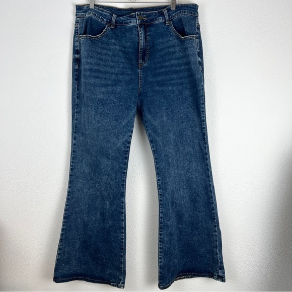 Universal Standard Farrah High Rise Bootcut Flare Jean Denim 22 Plus Size - Picture 3 of 10